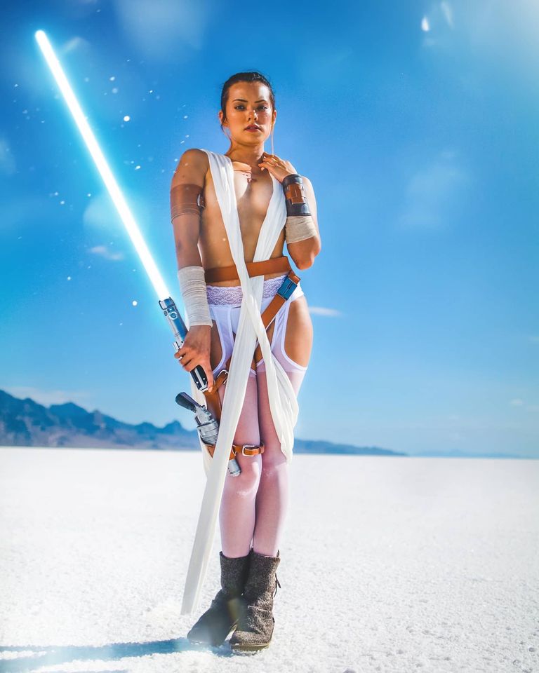 Joanie Brosas Star Wars Cosplay